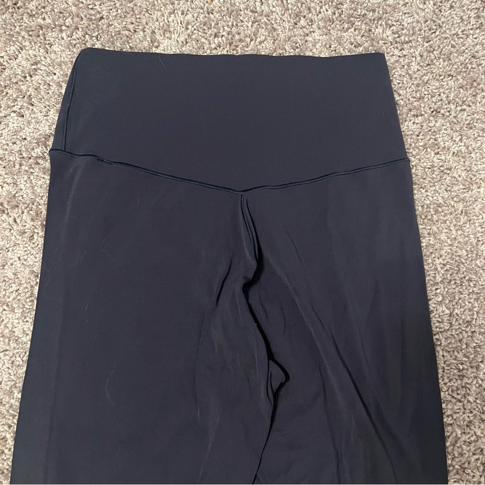 {offline by aerie} Real Me Cross-over High-Waisted Navy Legging- Medium Short - Picture 5 of 6
